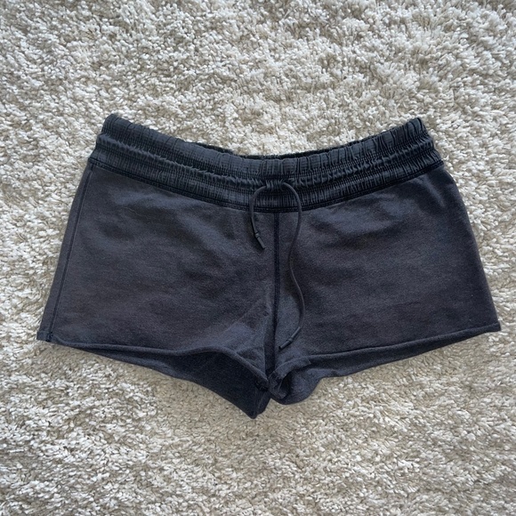 Lululemon Shorts - Picture 1 of 3